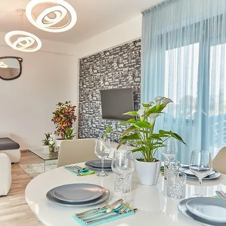 Apartament Ultra Lux アパート