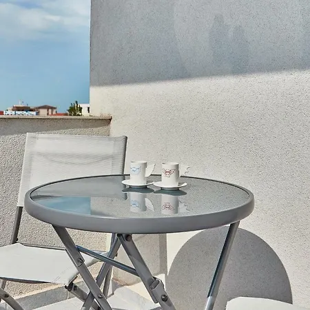 Apartament Ultra Lux * ママイア
